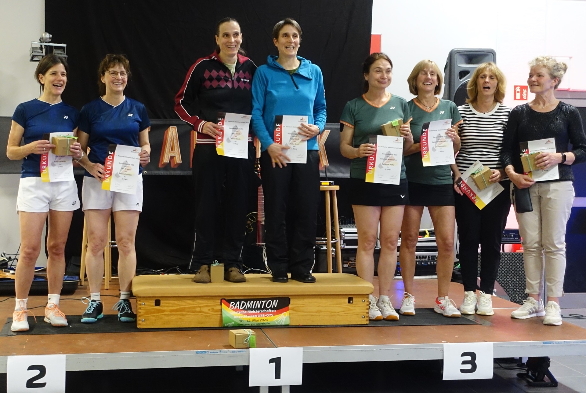 Anja und Heike Stock gewinnen erstmals Deutschen Titel im Damendoppel der Altersklassen